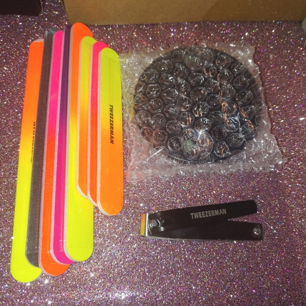 Tweezerman Bundle: Nail Files Nail Clippers & 12X Magnification Mirror